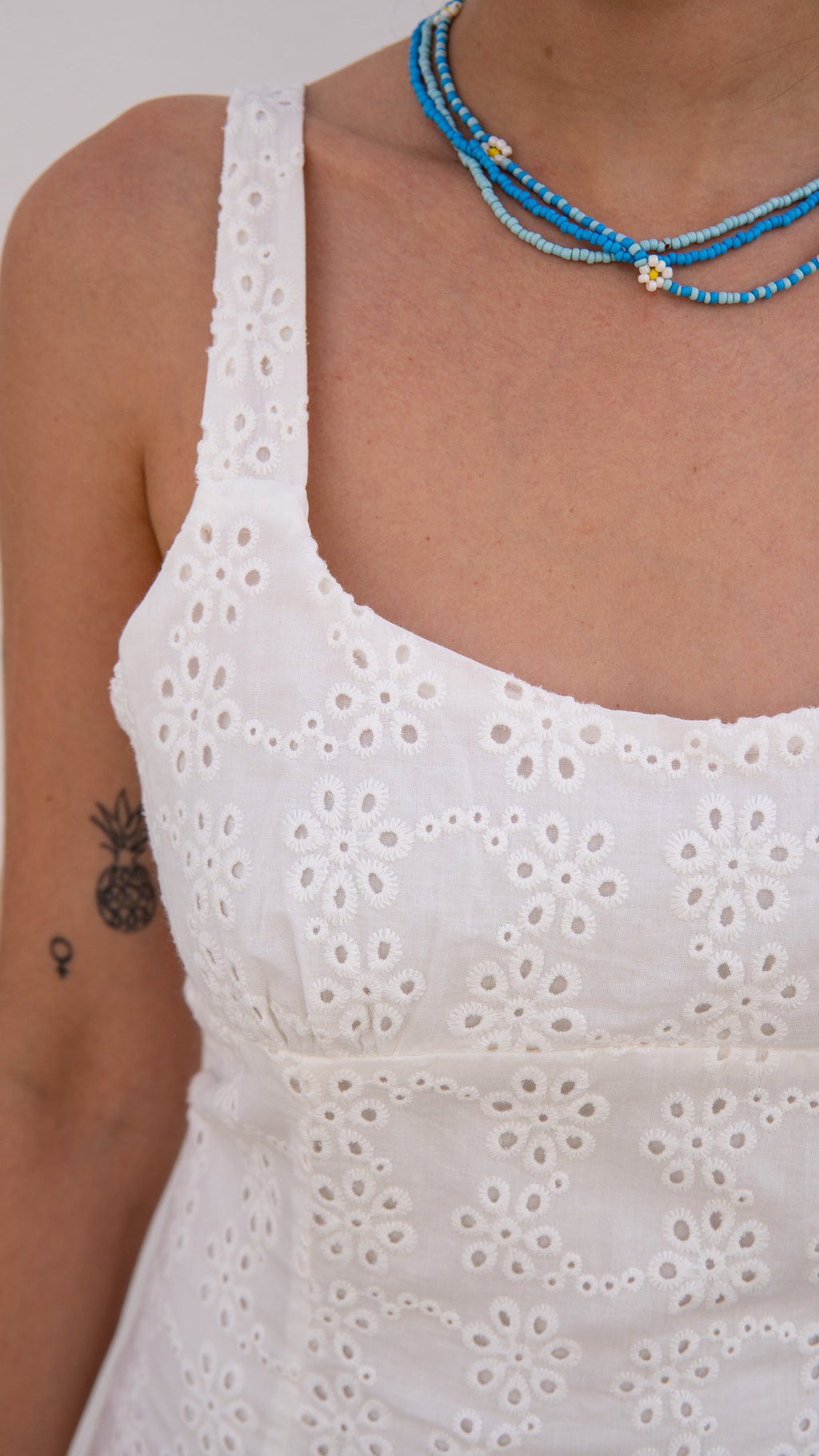 VESTIDO PERFORADO BLANCO